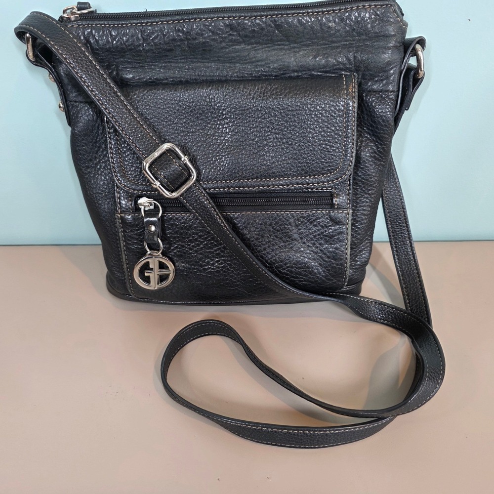 Giani Bernini Black Pebbled Leather Crossbody Bag Silver Logo Charm Organizer